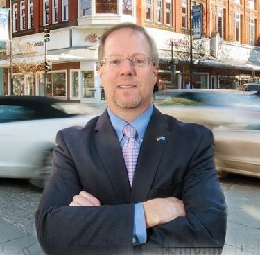 Square Corner Photo Frederick Magazine cropped - Richard headshot